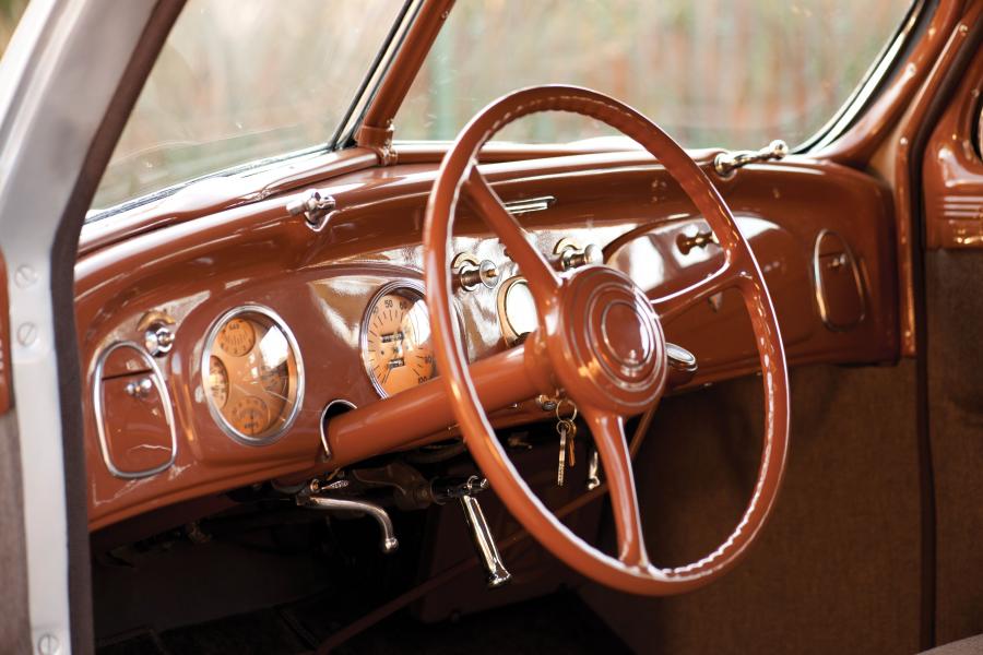 Панель приборов DeSoto Airflow Coupe (SE) 1934 года  (фото 25 из 42)